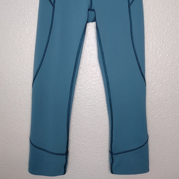Lululemon Blue Low-Rise Cropped Ankle Length Workout Athletic Leggings Size 2 - Picture 4 of 15